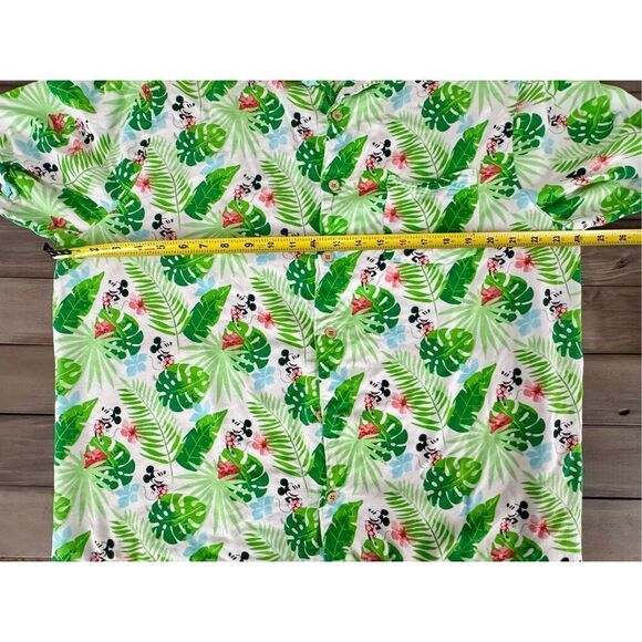 Disney Mickey Mouse Tropical Camp Resort Hawaiian Print Woven Button Size Large - Picture 8 of 9